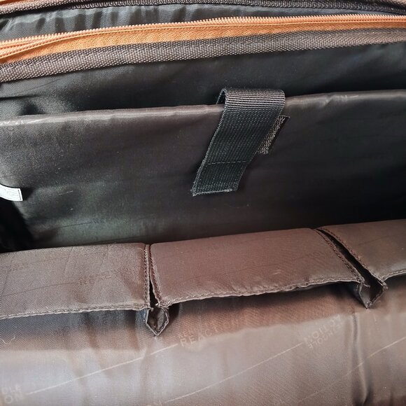 Kenneth Cole Reaction Tan Laptop Bag - Picture 7 of 15